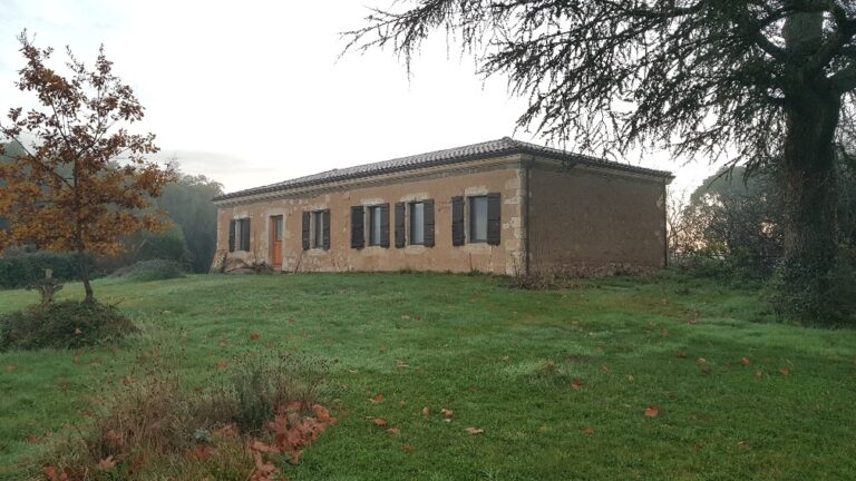 Kit &eacute;lectrique pr&ecirc;t &agrave; poser maison en r&eacute;novation Gers