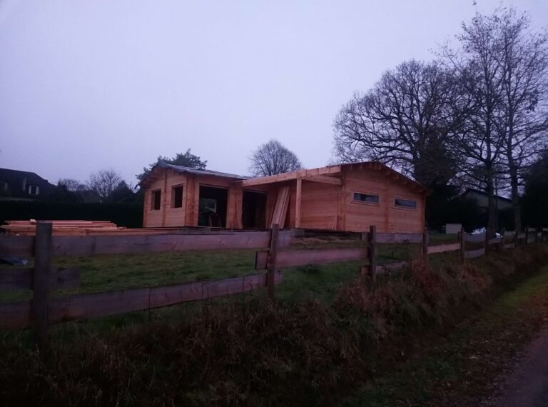 Kit &eacute;lectrique pr&ecirc;t &agrave; poser maison tout bois